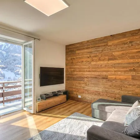 Starkeeper Base With Balcony Views - Happy Appartamento